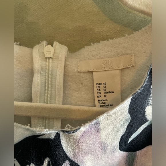 H&M Floral Print Sleeveless Dress. Size L. - Picture 4 of 5